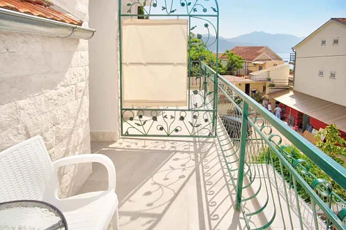 Duplex One-Bedroom Apartment in Baosici – 20m from the Sea with Terraces